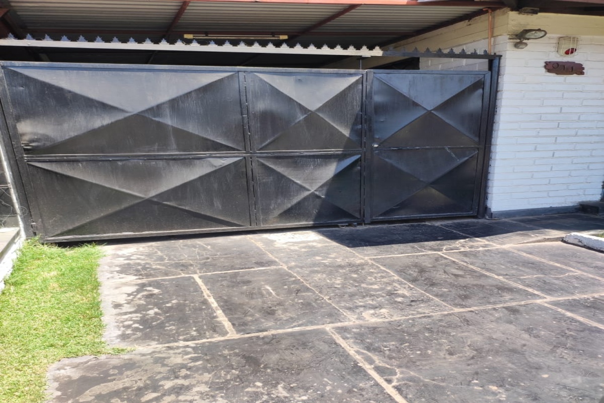 Entrada de auto para dos vehículos