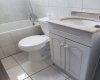 cubierta mármol y mueble base, wc nuevo
