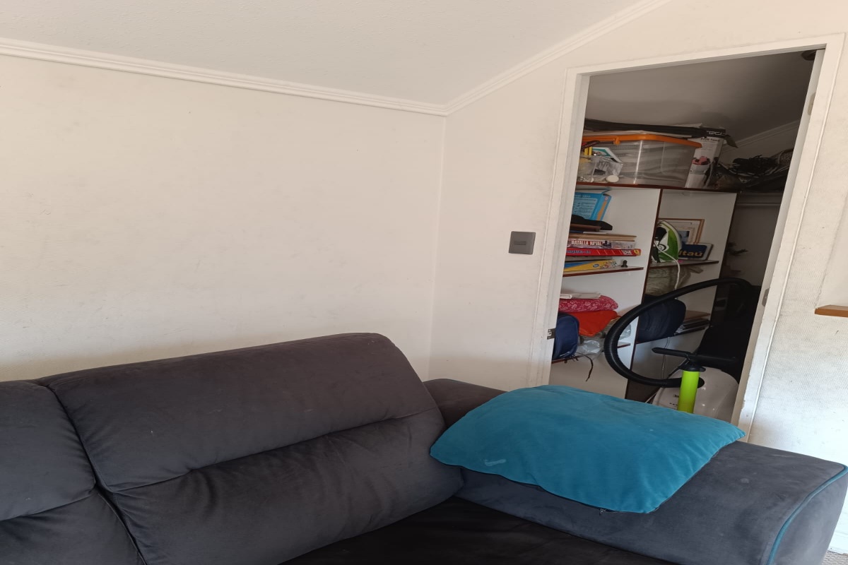 Un pequeño cuarto en la sala de Juegos, ideal para más almacenamiento