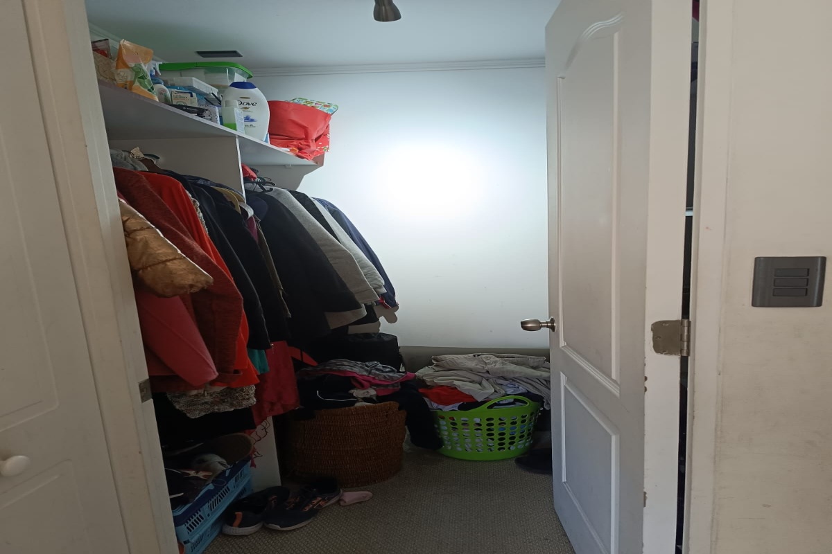 Ubicado en la habitación matrimonial en el primer piso