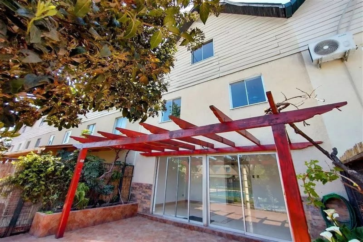Espacio ideal para instalar una linda terraza con vista al parque interior del condominio