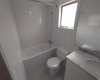 Baño Completo con vanitorio de mármol, mueble, tina 